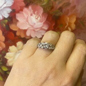 Elegant vintage sterling Silver Women's Ring